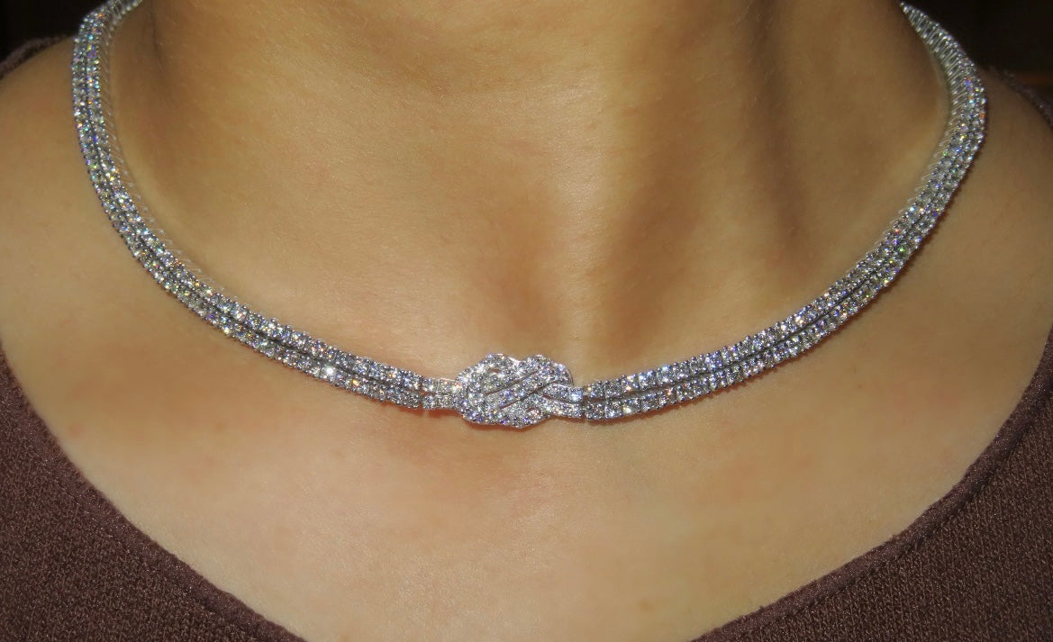 THE KNOT NECKLACE