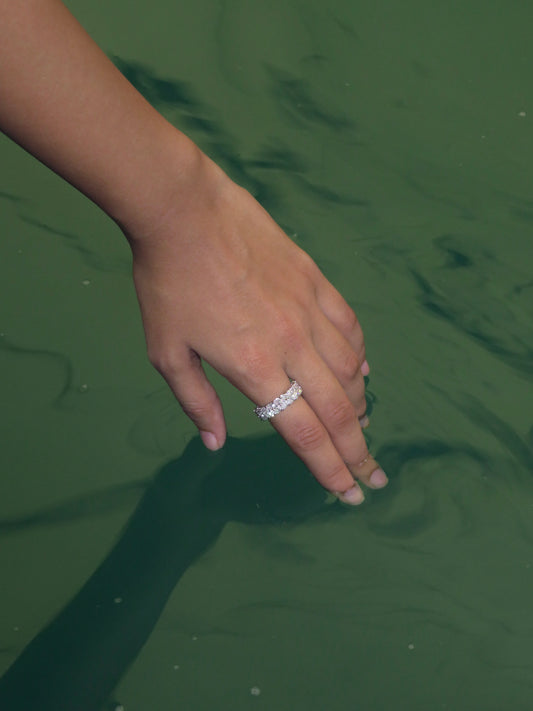 THRONE RING