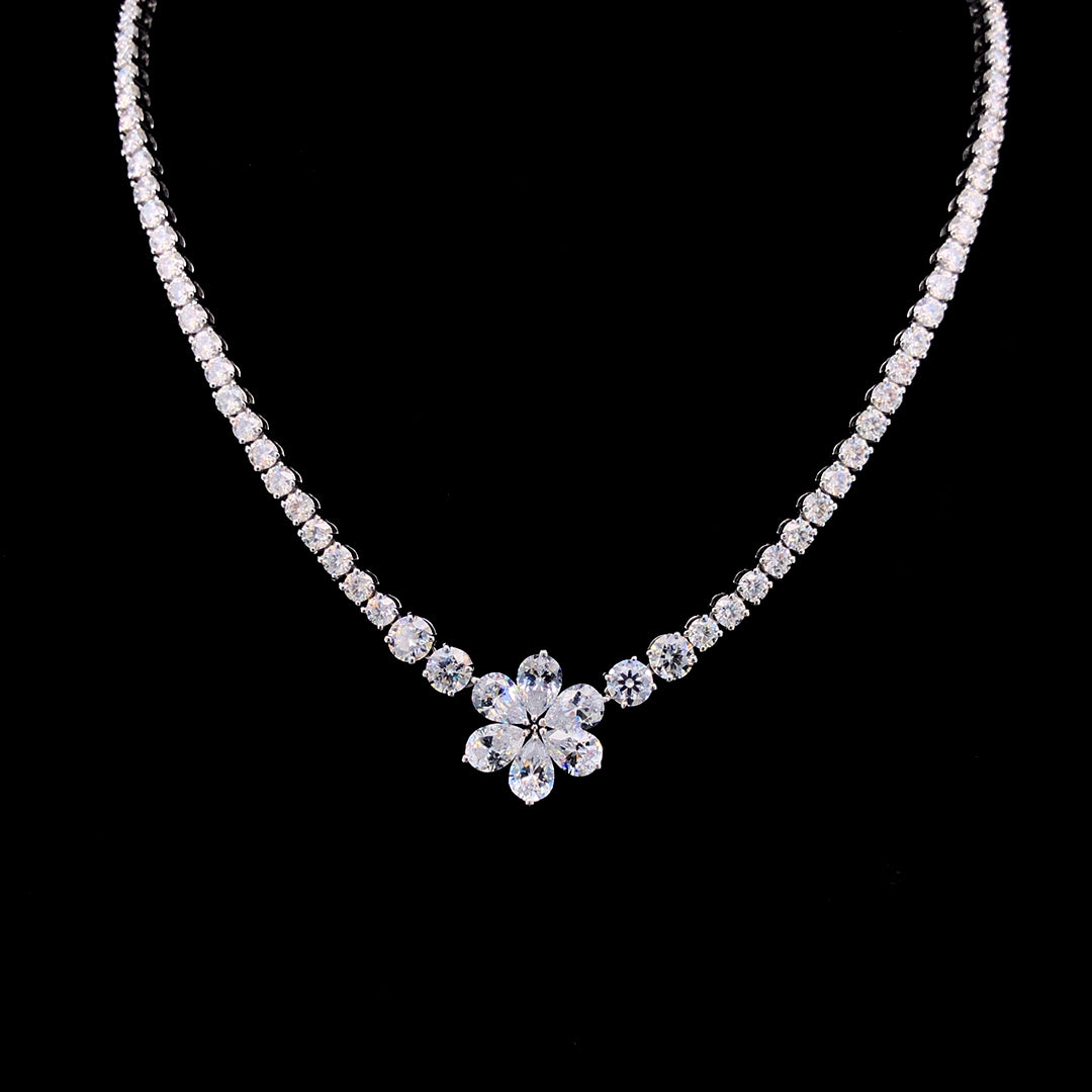 THE BLOSSOM NECKLACE